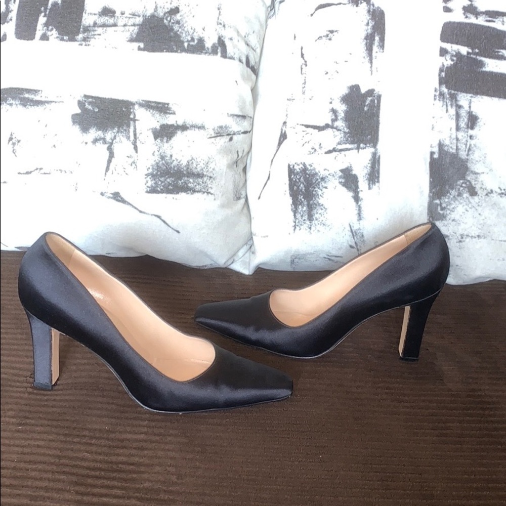 Manolo Blahnik black satin pumps